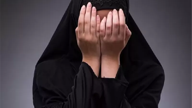 علام: الإسلام يجيز خروج المعتدة من وفاة زوجها للذهاب إلى العمل