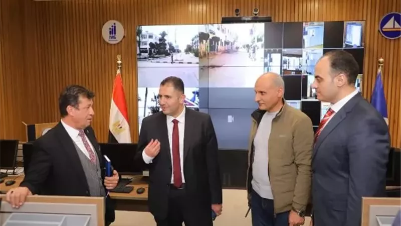 محافظ دمياط الجديد يتفقد إدارات ديوان عام المحافظة