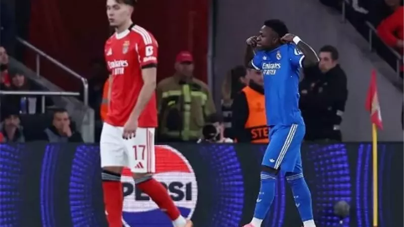 فينيسيوس يغادر مباراة ريال مدريد وبنفيكا بعد تسجيله هدف التقدم