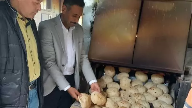 أمين: جهاز مدينة بدر والتموين يحرران 3 محضر نقص وزن للمخابز.. صور