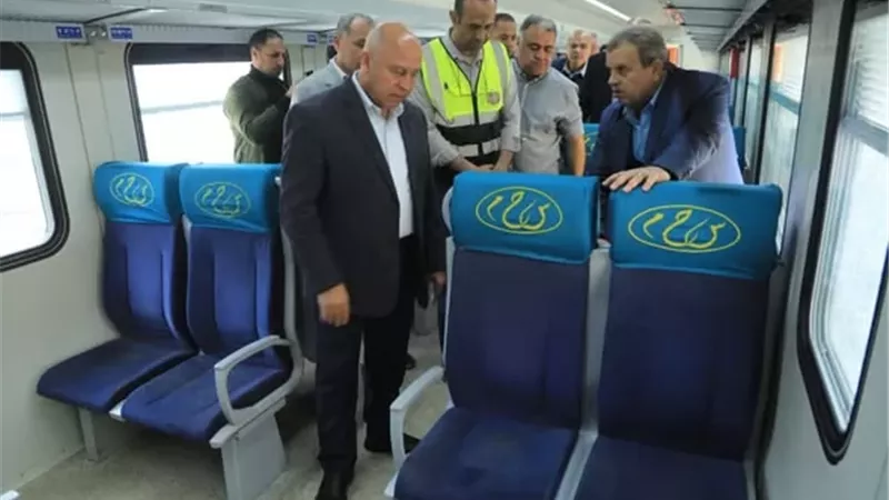 لا مكان للمقصرين.. الوزير يحذر: كل موظف مطالب بخدمة الركاب