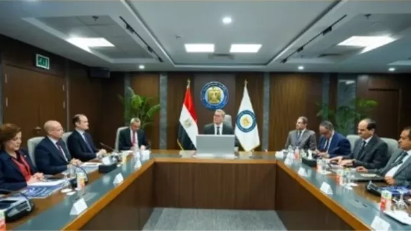 وزير البترول يتابع استعدادات مؤتمر ومعرض إيجبس الدولي للطاقة