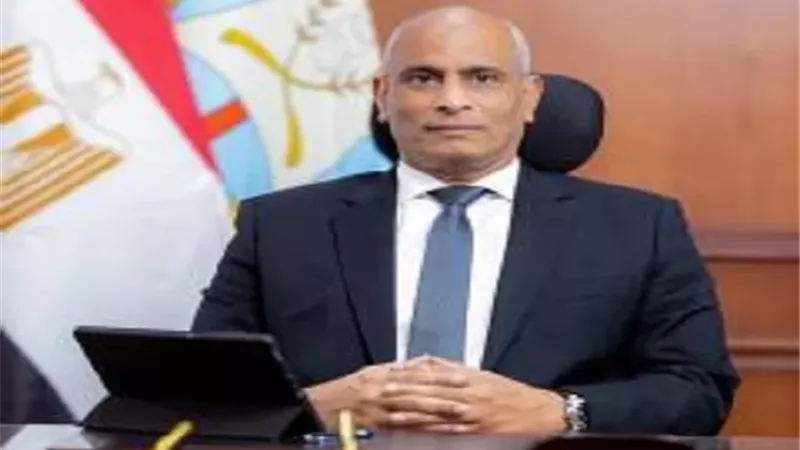 إزالة الاعلانات المخالفة بمراكز كفرالشيخ