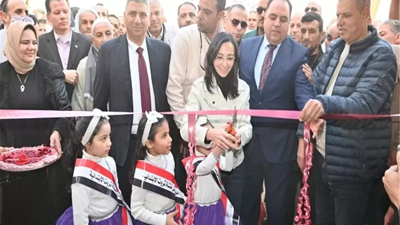 عازر تواصل إفتتاح معارض 