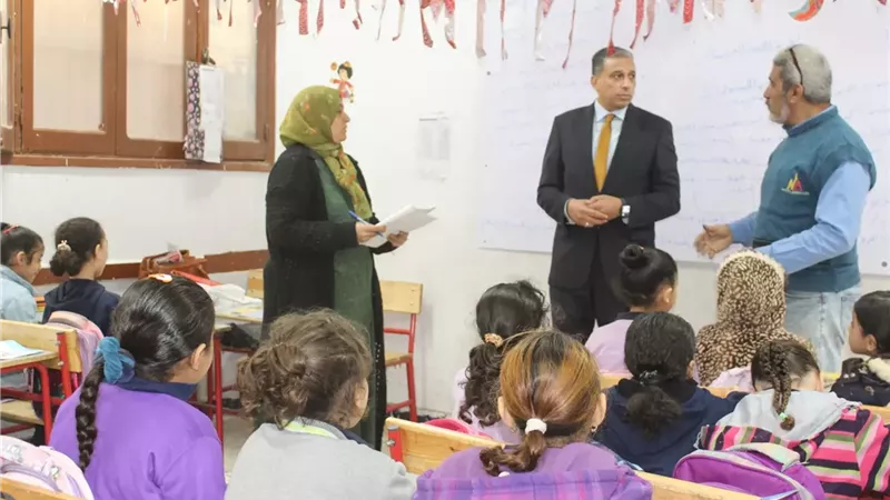 مدير تعليم الجيزة في جولة مفاجئة بمدارس الوراق