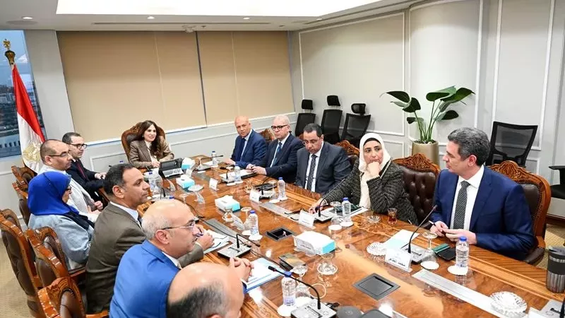 وزيرة الإسكان تبحث تسويق عدد من مشروعات هيئة المجتمعات العمرانية