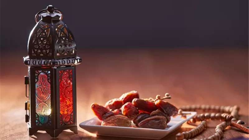 دليلك لاختيار أطعمة متوازنة في رمضان لتعزيز الطاقة وتجنب العطش