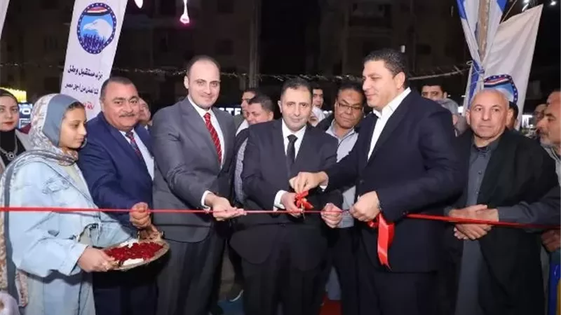 محافظ دمياط يفتتح معرض 