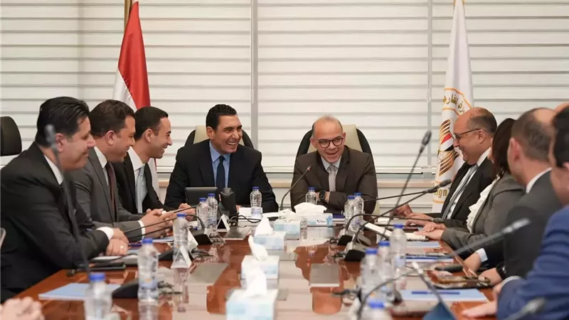 وزيرا الاستثمار والتجارة والشباب يبحثان آليات تأسيس صندوق استثمار لدعم المواهب الرياضية