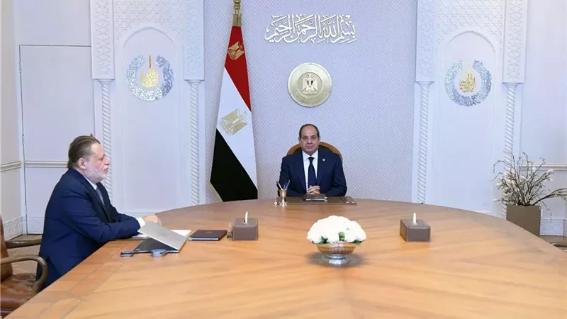 الرئيس السيسي يجتمع بمحافظ البنك المركزي لتناول تطورات وإنجازات القطاع المصرفي والسياسة النقدية