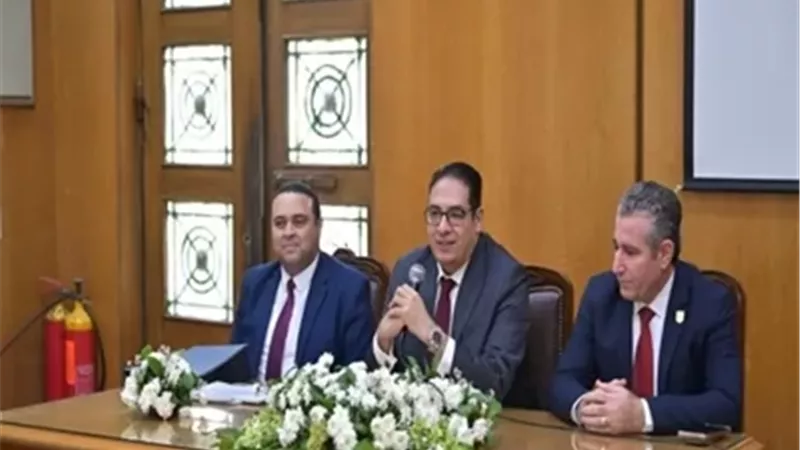 جامعة القاهرة تطلق برنامجًا موسعًا لتطوير الكوادر الإدارية