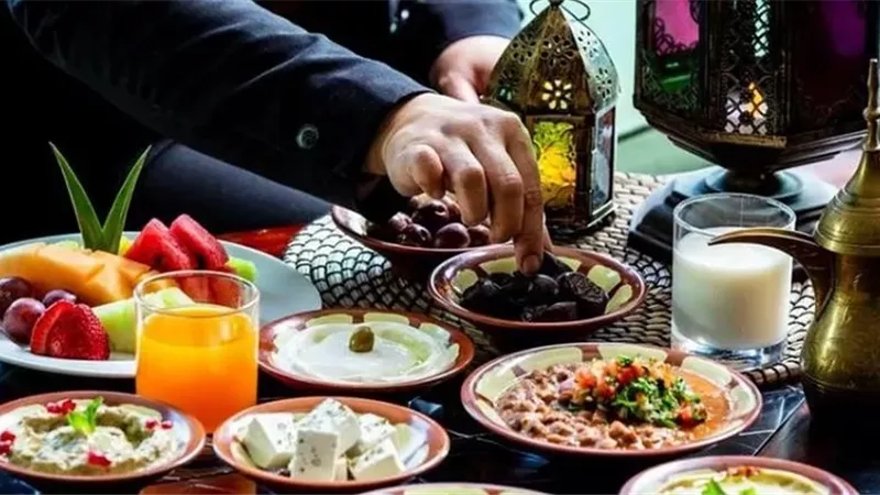 أخطاء شائعة في وجبة السحور تزيد العطش والجوع في رمضان