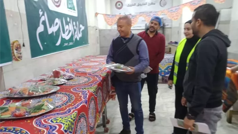 رئيس مدينة ابوقرقاص يتفقد مائدة الرحمن