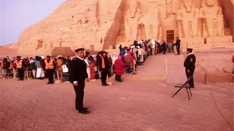 فعاليات حدوث ظاهرة تعامد الشمس بأبو سمبل بحضور أكثر من 2000 سائح
