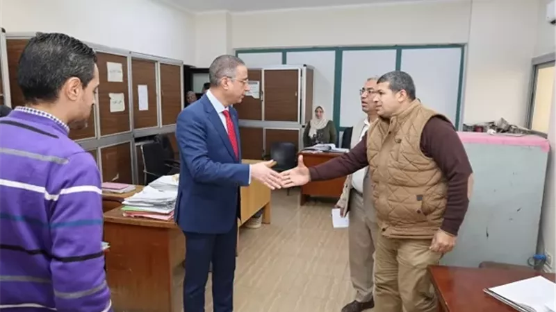محافظ الجيزة يشدد على الانضباط وتسريع وتيرة العمل خلال رمضان