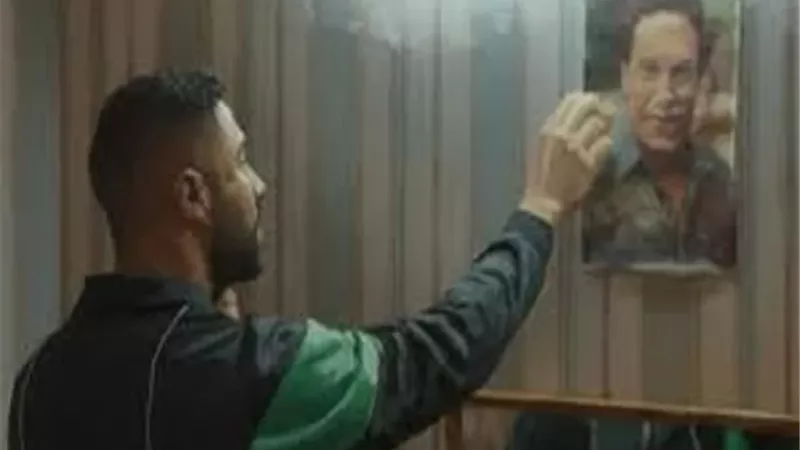 بصورة الزعيم .. لفته مميزة من كريم فهمى فى 