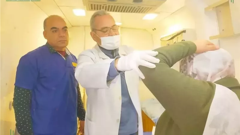 صحةالشرقية تنفذ (٩)قوافل علاجية مجانية بنطاق المحافظة توقيع الكشف