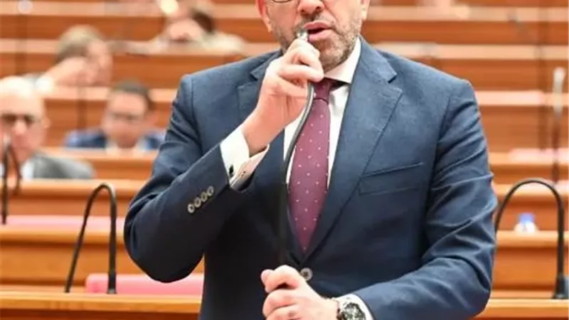 الحسينى يفتح ملف المدارس المؤجرة