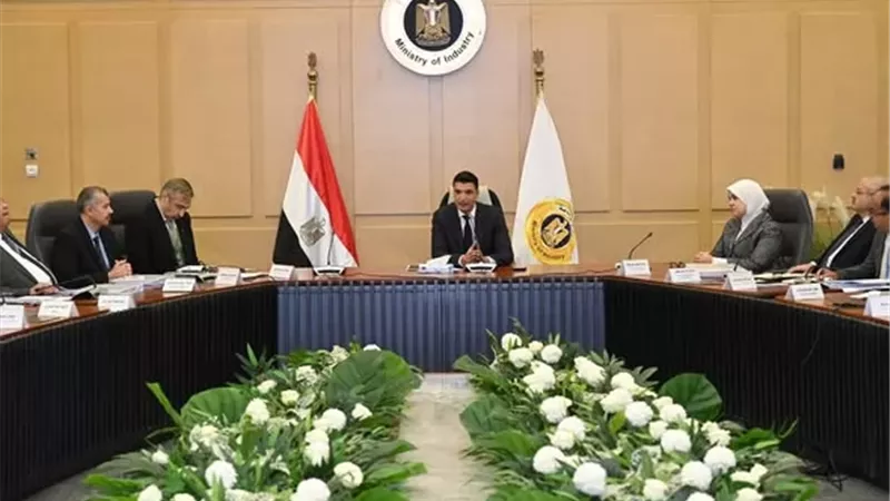 هاشم: الربط بين البحث العلمي والتطبيق الصناعي أولوية المرحلة المق