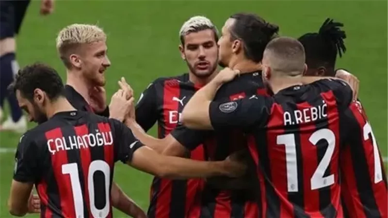 تشكيل ايه سي ميلان ضد كوموفي الدوري الإيطالي