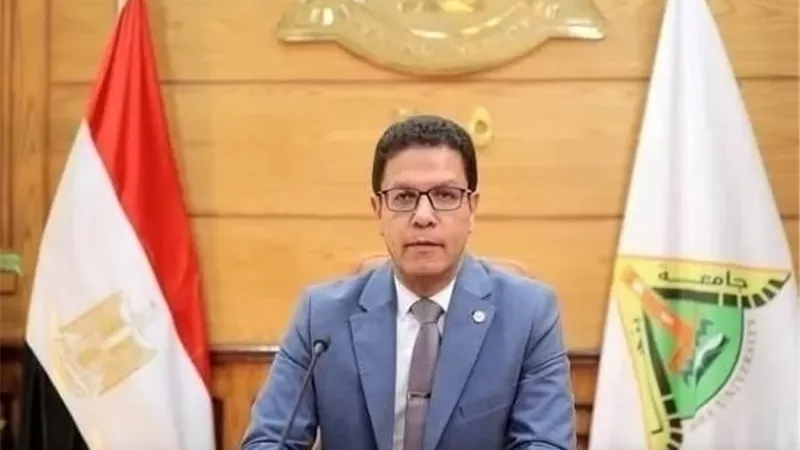 رئيس جامعة بنها يصدر قرارات بتعيين وكلاء ورؤساء أقسام بعدد من الكليات