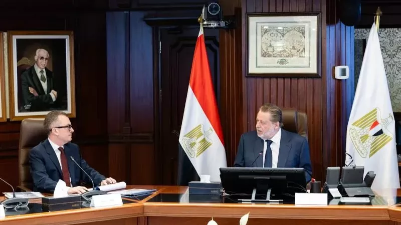 محافظ البنك المركزي يبحث مع وزير التخطيط أوجه التعاون المشترك