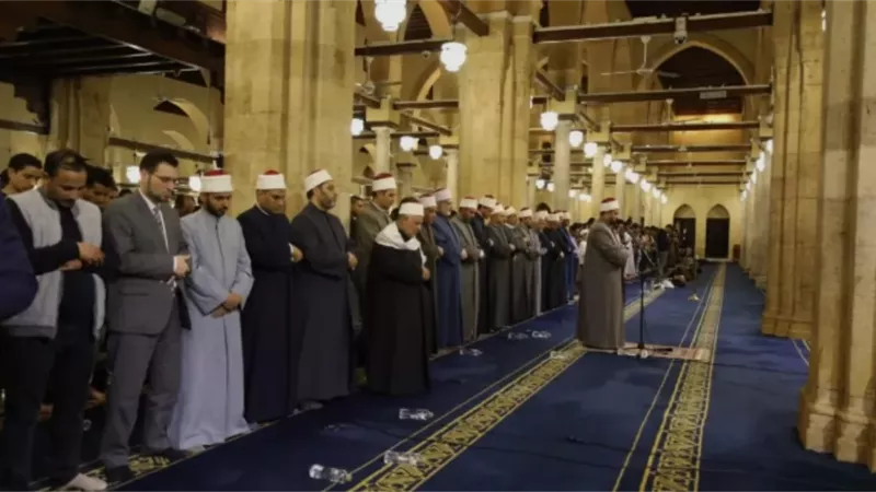 الإفتاء توضح حكم تعيين النية في صلاة التراويح