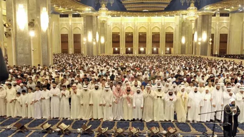 حكم صلاة التراويح وعدد ركعاتها في رمضان: بين الشائع والمشروع