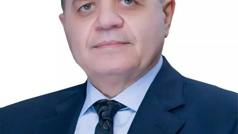 وزير الداخلية يهنئ الرئيس السيسى بذكرى العاشر من رمضان