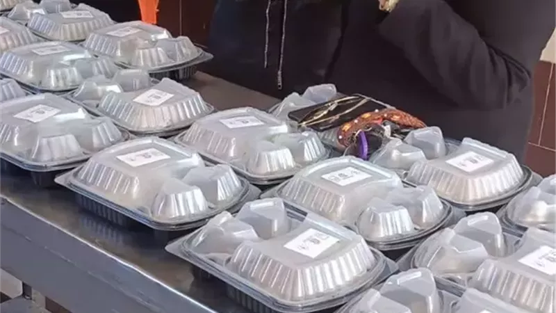 700 كرتونة غذائية و بطانية دعماً للأسر الأكثر إحتياجاً بشرنوب