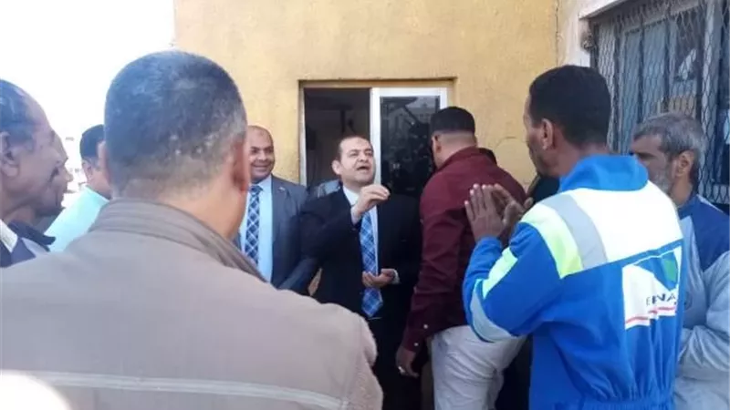وكيل وزارة العمل بالأقصر يتفقد محطة تعبئة بوتاجاز الطود