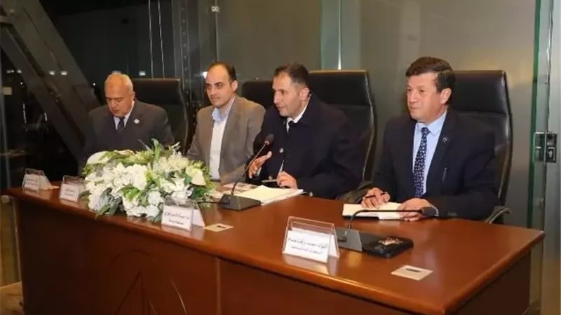 محافظ دمياط يلتقي برؤساء المدن