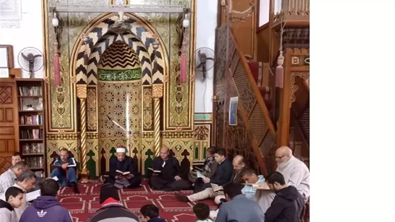 مديرية أوقاف المنيا تُقيم قافلة دعوية بقرية الفواخر