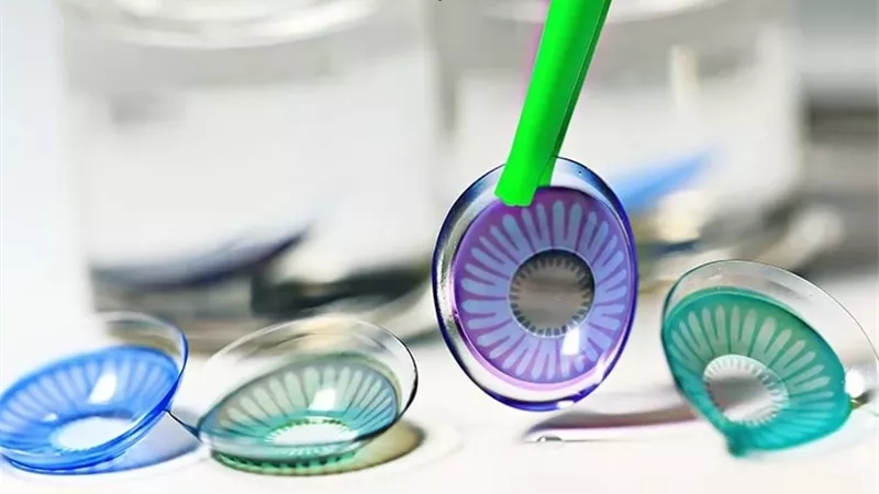 أثر تركيب العدسات اللاصقة المبللة بالمحلول على صحة الصوم