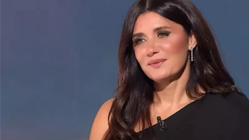 رامز جلال لـ غادة عادل: عملتي كام عملية تجميل؟