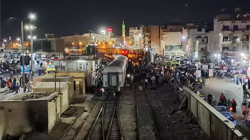 تفاصيل خروج عربة قطار عن القضبان بالأقصر.. السكك الحديدية تكشف