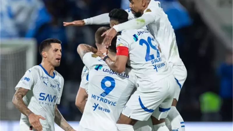 الهلال يتخطى الشباب بخماسية مقابل ثلاثة في الدوري السعودي