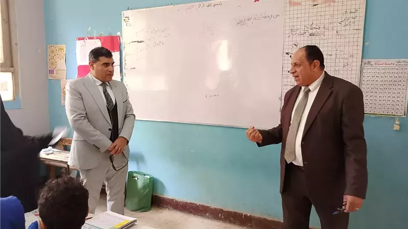 غراب في جولة ميدانية لعدد من الإدارات لتحقيق الانضباط داخل مدارس القليوبية