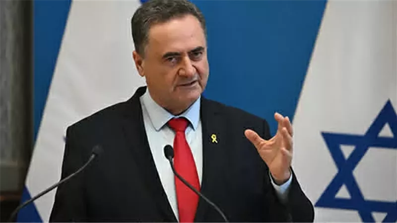 وزير الدفاع الإسرائيلي يعلن بدء الغارات على إيران