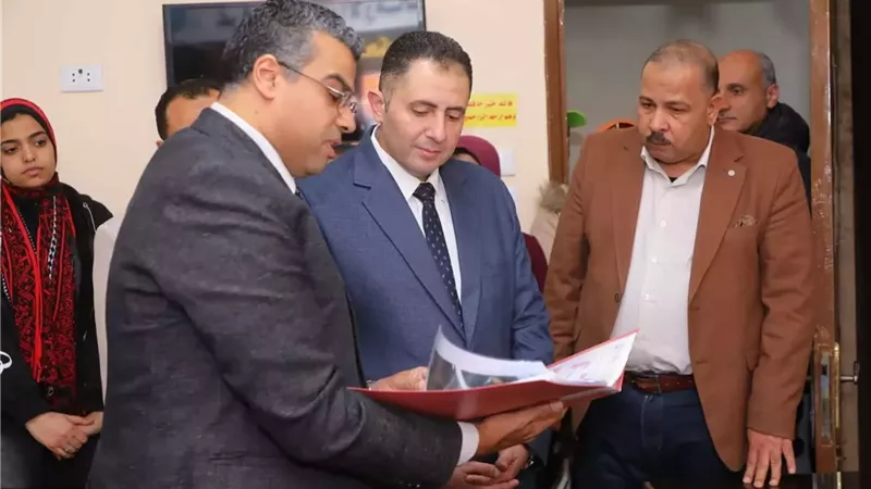 محافظ دمياط يتابع مشروعات مياه الشرب والصرف الصحى