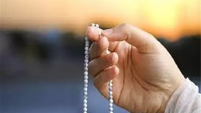 حكم استخدام المسبحة للذكر في نهار رمضان
