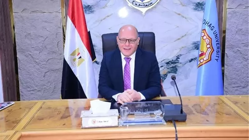 دعم الكوادر الشابة بطب سوهاج بتكليف 33 معيدًا جديدًا بالإكلينيكية