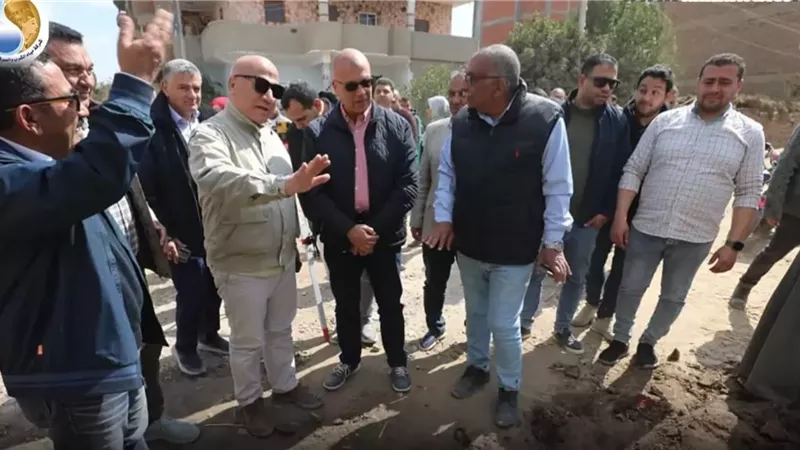 نائب وزيرةالإسكان للمرافق يتفقد مشروعات