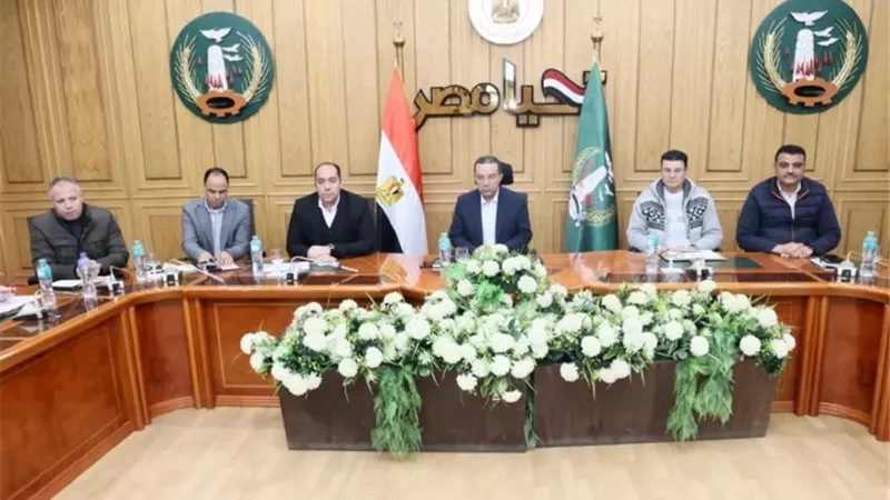 تفاصيل لقاء محافظ المنوفية بمسؤولي التموين والتضامن والأوقاف