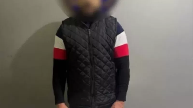 حلق شعره وأصاب جسده ليدعي المظلومية..حيلة فاشلة لـ 