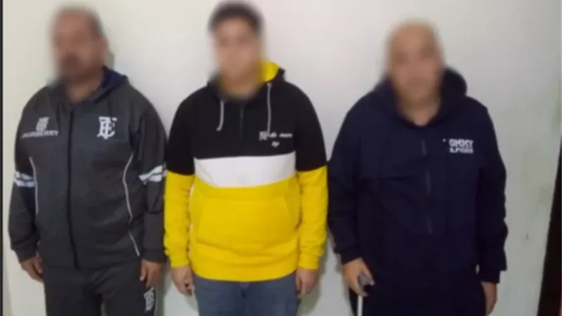 الأمن يضبط 3 أشخاص قيدوا طفلين بعمود إنارة في الشرقية