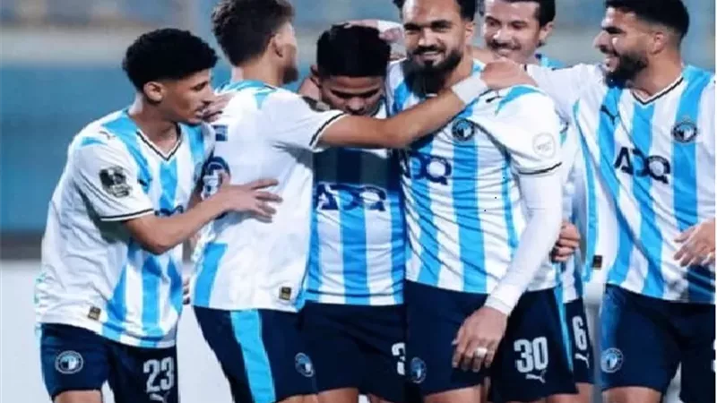 فيستون ماييلي يقود هجوم بيراميدز أمام الزمالك بالدوري