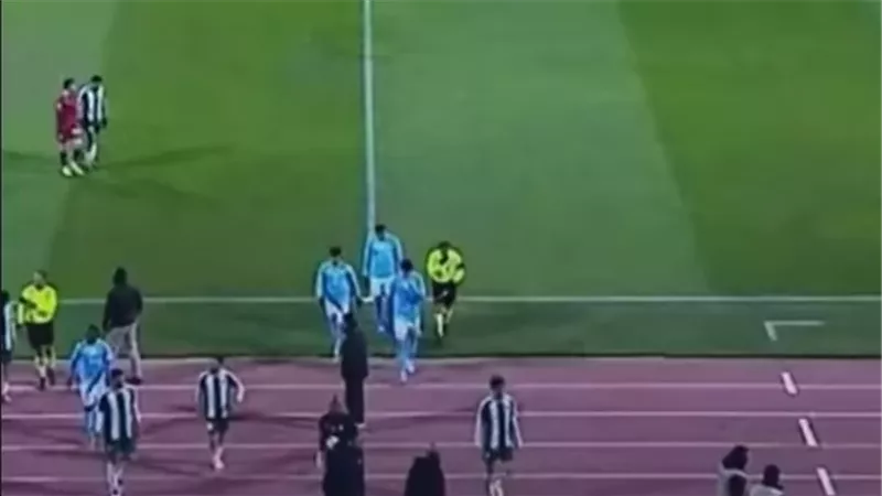 صافرات الإنذار تتسب فى ايقاف مباراة الفيصلي والأهلي بالدوري الأردني
