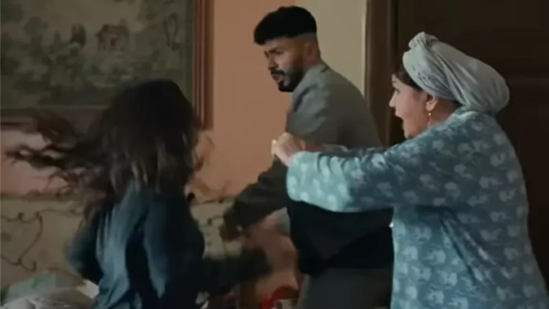 محمد أنور يداعب متابعيه برفقة مها نصار من مسلسلهما 