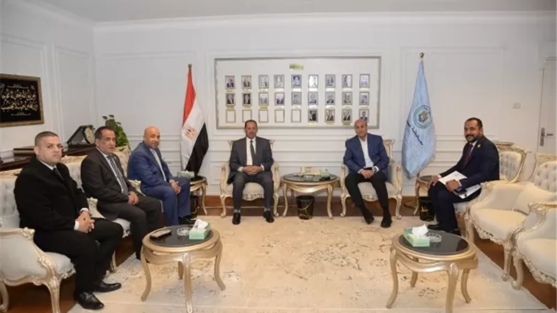 محافظ أسيوط يستقبل وفد نقابة المحامين للتهنئة بتوليه المسئولية